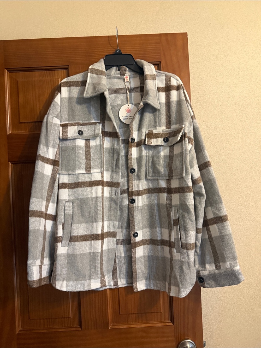 Women’s  Gray & Brown Plaid Button-Front Shacket brand new size XL